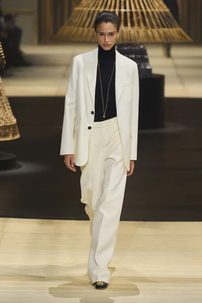 Look 34